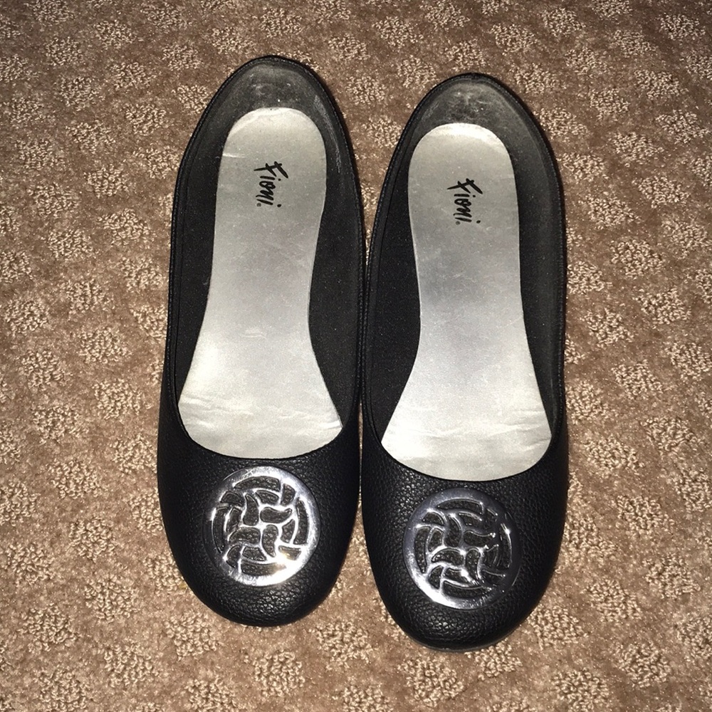 Fioni Black Flats